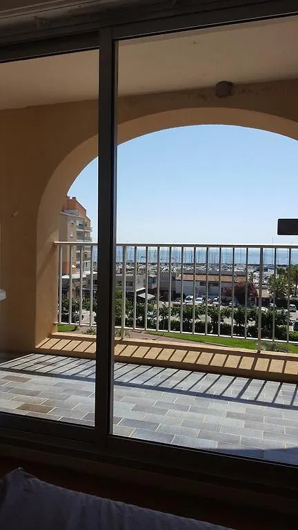 Appart. Vue Sur Mer Et Clim/ Renove Apartman Hyères