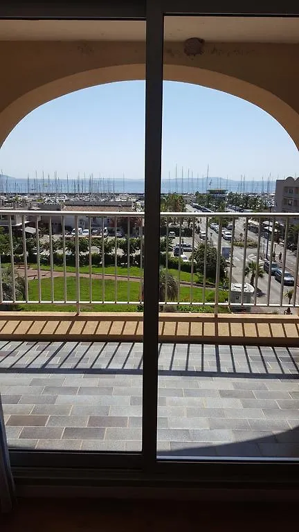 Appart. Vue Sur Mer Et Clim/ Renove Apartman Hyères